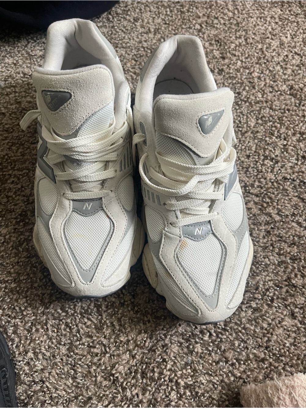 Men’s New Balance 9060 size 10 white and grey